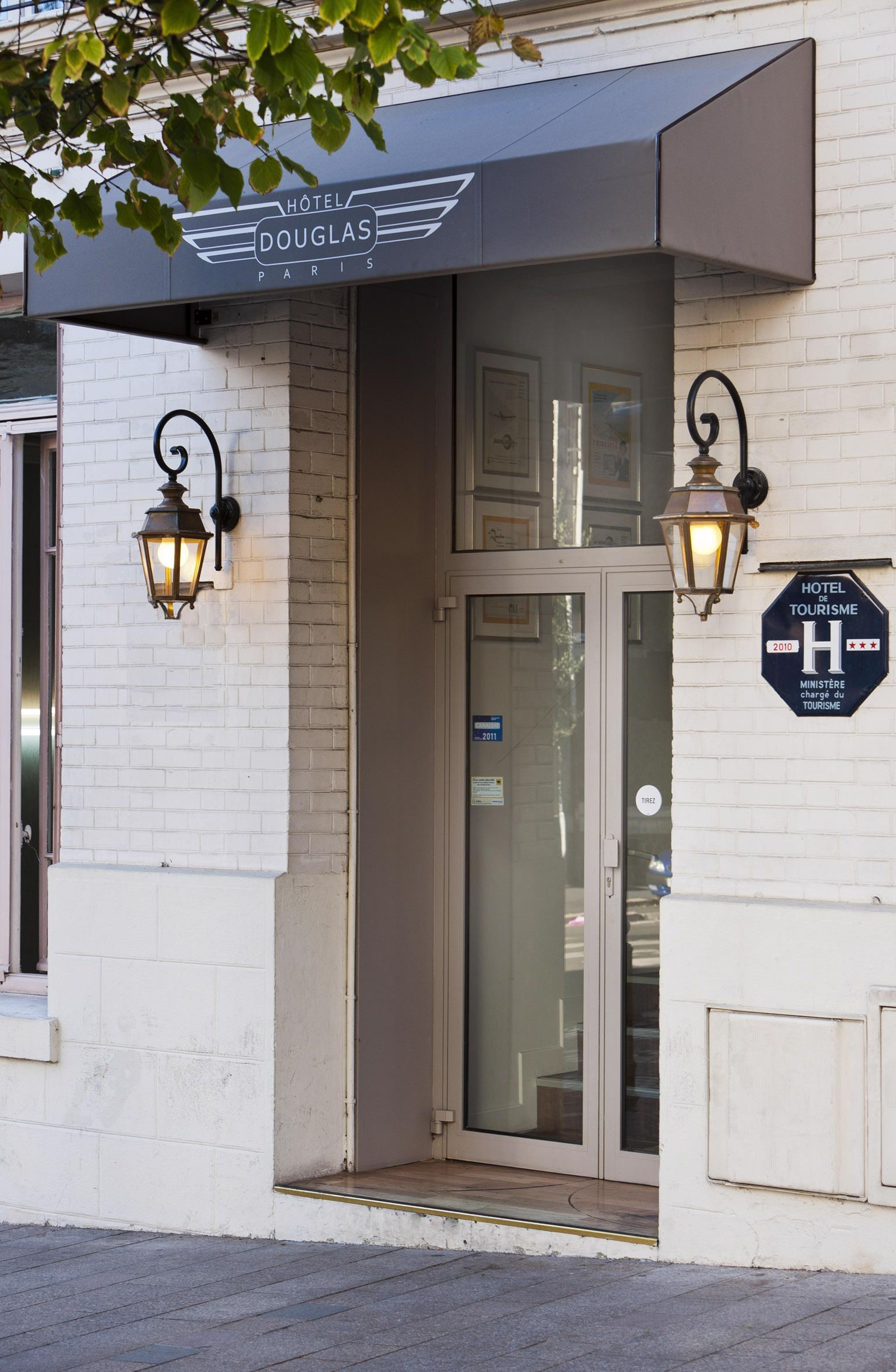 Hotel Douglas Puteaux Exterior photo